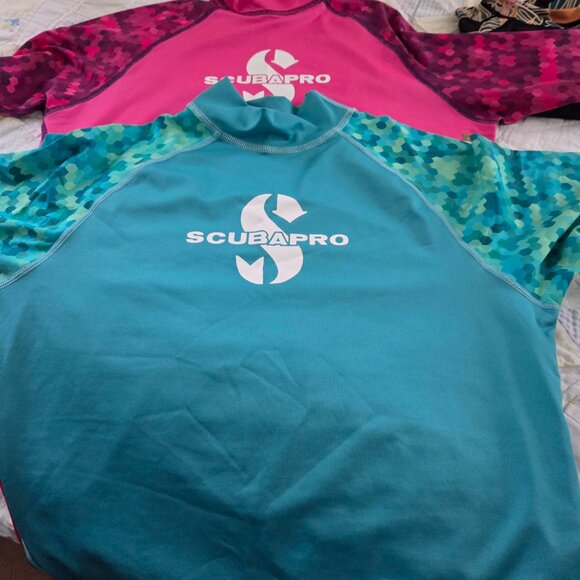 Scubapro and Hurley Women's Rash Guard Shirts + Two Pairs Swim Shorts (no-name) - Picture 9 of 14